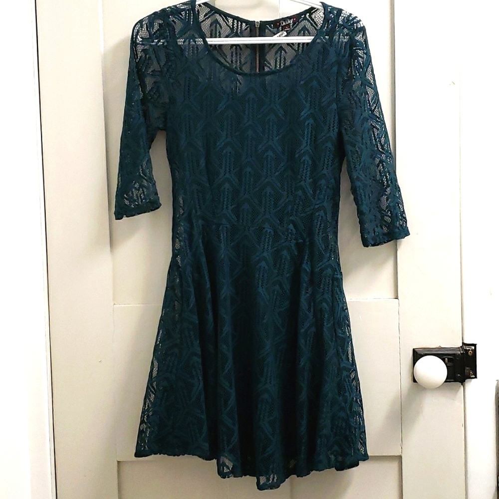 Le Chateau Women's SM green lace dress